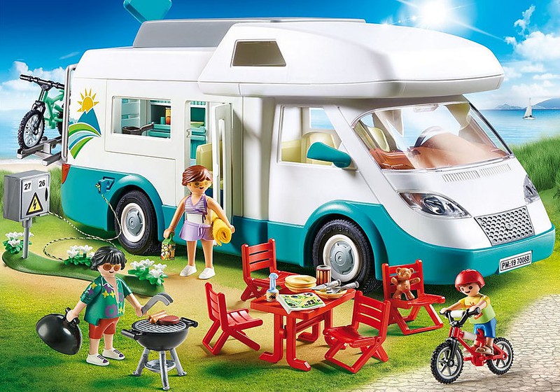 Playmobil Family Fun Caravan Summer